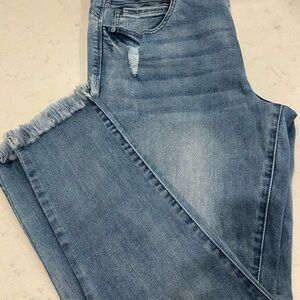 Democracy Light Blue Frayed Hem Cropped Jeans